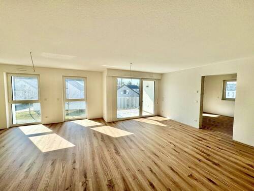 Wohnzimmer - 3 Zimmer Etagenwohnung zur Miete in Kaiserslautern