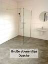 Große ebenerdige Dusche - 