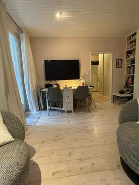 Wohnzimmer.jpg - 1 Zimmer Etagenwohnung in Berlin