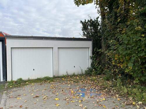 Garagen (2) - 8 Zimmer Einfamilienhaus in Würselen