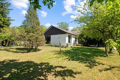 Garten zum Toben - Einfamilienhaus mit 158,00 m&sup2; in Jesteburg zum Kaufen