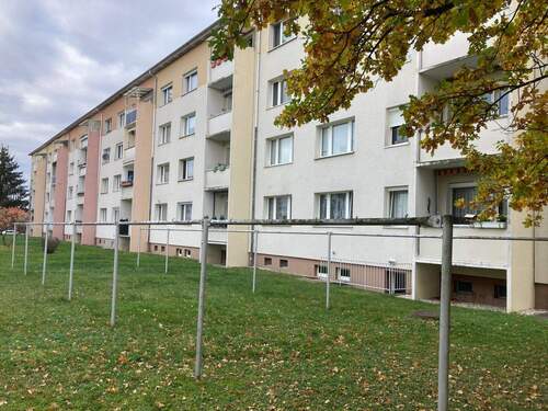 Rückansicht - 2 Zimmer Etagenwohnung zum Kaufen in Zwenkau