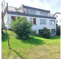 Traumhaus in Bth., ca. 230 m2 Wfl., offene Galerie, Dachterrasse, Doppelgarage u.v.m. - Bayreuth Aichig