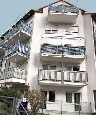 Außenansicht Südwestseite - Helle, gemütliche 3 ZKB Wohnung mit 2 Balkonen, Tiefgaragenstellplatz und Aufzug