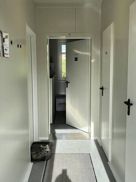 Flur des Bürocontainer - Grundstück in Schweitenkirchen