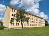 Hausansicht - Schöne kleine Eigentumswohnung !
