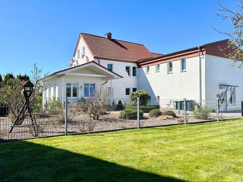 Gartenansicht - 1 Zimmer Mehrfamilienhaus, Wohnhaus zum Kaufen in Detmold