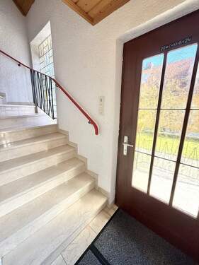 Treppenhaus - 7 Zimmer Einfamilienhaus zum Kaufen in Eslarn