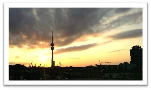 Aussicht vom Balkon - Top Anbindung und Aussicht: 2-Zi. Wohnung mit Duplex, 8. OG