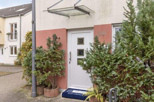 Hauseingang - 6 Zimmer Reihenendhaus in Köln