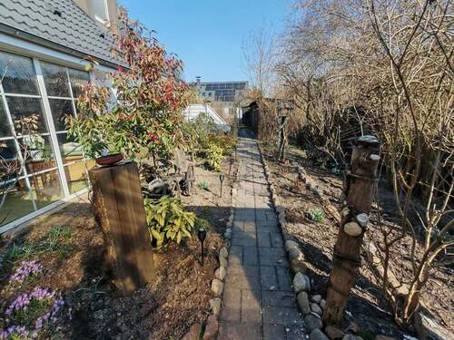 Weg in den Garten - 