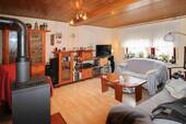 Wohnzimmer - 7 Zimmer Einfamilienhaus zum Kaufen in Dickenschied