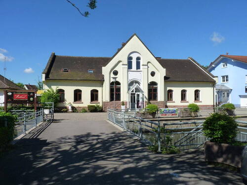 Brücke mit Restaurantgebäude - Provisionsfrei: Traumhaftes Inselgrundstück (2.132 qm) mit 3 Gebäuden (1.045 qm) - Nähe Europapark