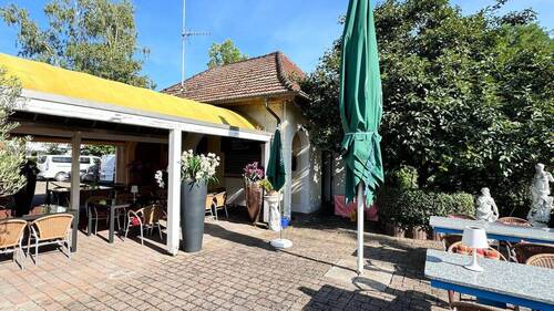 Biergarten mit Überdachung - 