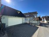 NordOstAnsicht mit Garage - Mehrfamilienhaus, Wohnhaus zum Kaufen in Heroldsbach