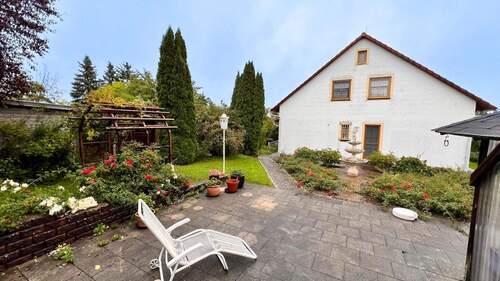 Außenansicht - 6 Zimmer Einfamilienhaus zum Kaufen in Kreßberg