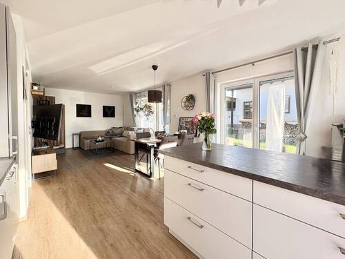 Wohnbereich mit Küche - Etagenwohnung mit 64,00 m&sup2; in Baar-Ebenhausen zum Kaufen