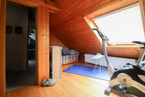 Nutzfläche DG mit Bett - 
