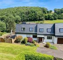 Einfamilienhaus mit Einliegerwohnung auf großzügigem Grundstück in der Nähe von Straßenhaus!