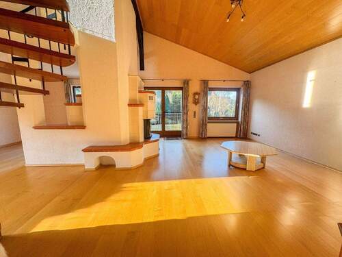 Wohnzimmer - 8 Zimmer Einfamilienhaus zum Kaufen in Straßenhaus