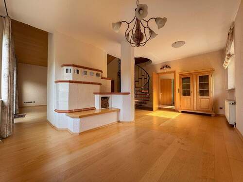 Esszimmer - 8 Zimmer Einfamilienhaus in Straßenhaus