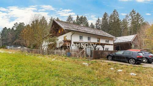 Außenansicht 1 - Vielseitiges Bauernhaus mit bis zu 4 Einheiten, Offenstall und Pferdeboxen - ideal für Tierhaltung