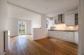 Blick ins Wohnzimmer - 