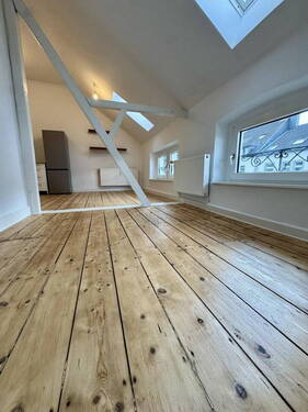 Wohnbereich - 4 Zimmer Etagenwohnung in Düsseldorf