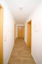 Flur - Etagenwohnung mit 68,20 m&sup2; in Eisleben zur Miete