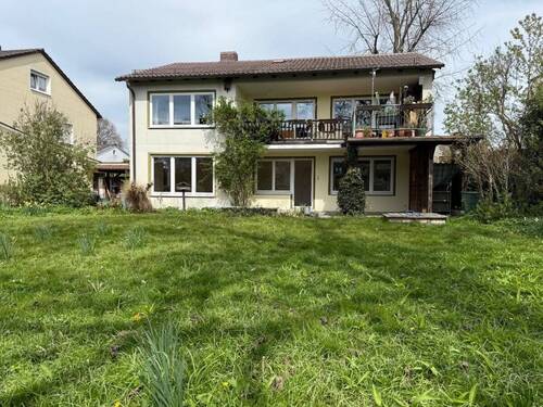 Ansicht Süden - tolle Lage am Schloßberg! Zweifamilienhaus Altbestand mit Entwicklungspotenzial