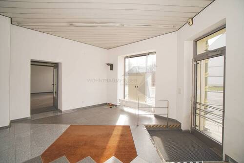 Eingangsbereich - 7 Zimmer Büro in Chemnitz