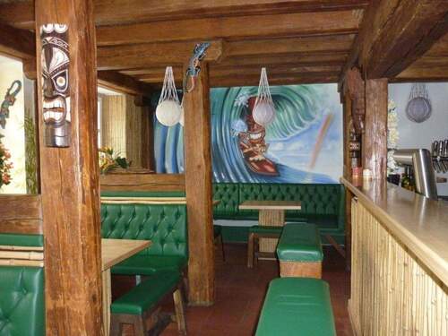 Cocktailbar - 5 Zimmer Mehrfamilienhaus, Wohnhaus in Neumarkt