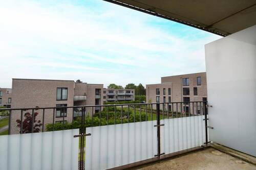 ... Zugang zum Balkon. - 