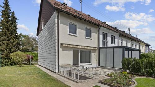 Südseite mit Garten - 