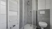 Bad mit Dusche - 