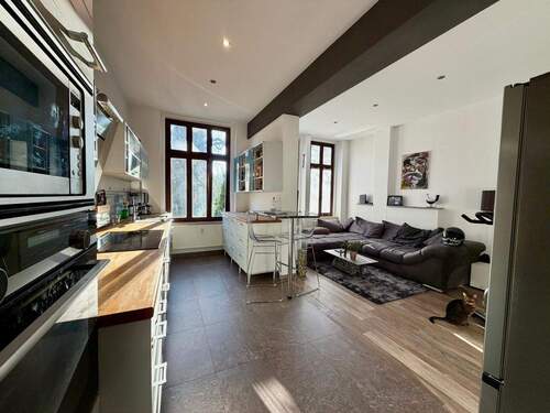 Moderne Küche und Wohnzimmer - moderne 2- RWE mit Terrasse und hochwertiger Einbauküche in der Görlitzer Südstadt !