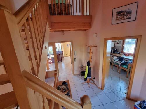 Eingangsdiele mit Galerie EG - 5 Zimmer Einfamilienhaus in Göllheim