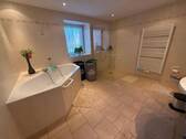 Masterbad mit bodengleicher Dusche - 1 Zimmer Einfamilienhaus in Dresden