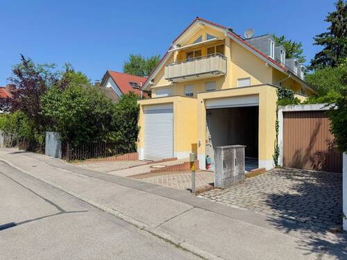 Außenansicht - *** schöne 4-Zimmer-Gartenwohnung in ruhiger und idyllischer Lage in Aubing mit Stellplatz ***
