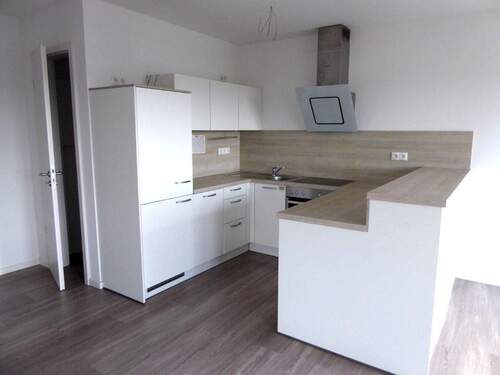 Küche mit Einbauküche - 3 Zimmer Etagenwohnung zur Miete in Hirschaid