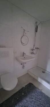 Bad neu (in Fertigstellung) - 2 Zimmer Etagenwohnung in Stuttgart Feuerbach