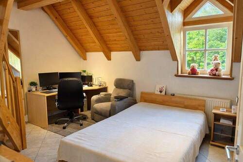 Kind mit Aufgang Spitzboden - Einfamilienhaus mit 242,00 m&sup2; in Pleinfeld zum Kaufen