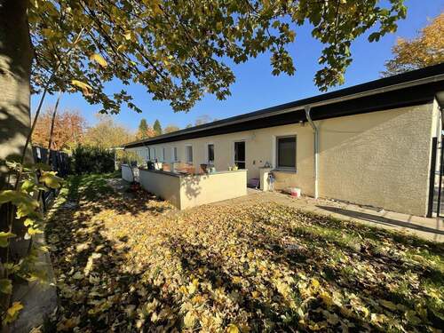 Betriebsleiterwohnung + Gewerbefläche - 