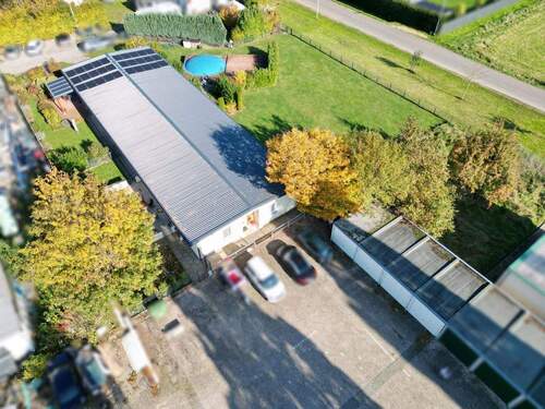 Übersicht III (Eingang-Betriebsleiterwohnung + 4 Garagen) - 