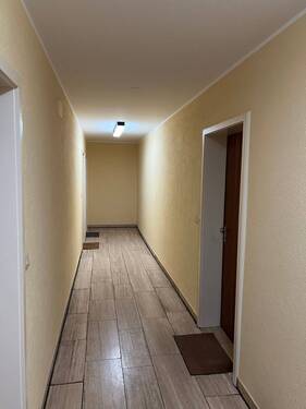 04 Hausflur - Etagenwohnung mit 56,00 m&sup2; in München zum Kaufen