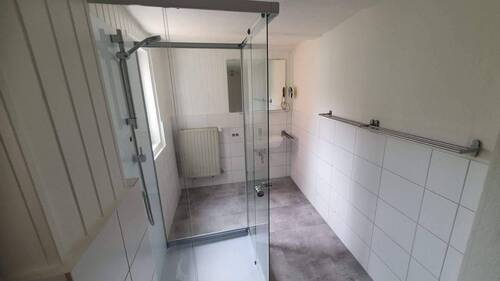 1. OG Bad mit Dusche.jpg - 