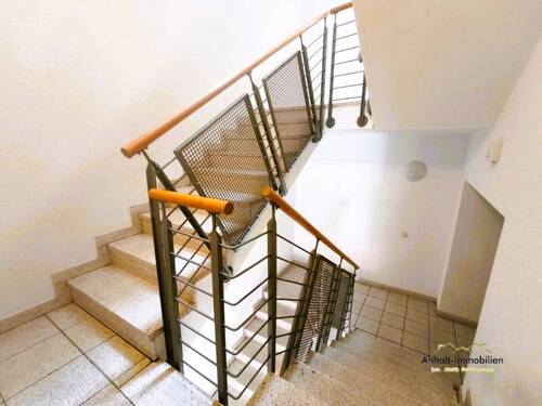 Treppenhaus (3) - Etagenwohnung mit 46,20 m&sup2; in Zörbig zur Miete