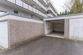 Garage direkt hinter dem Haus - 