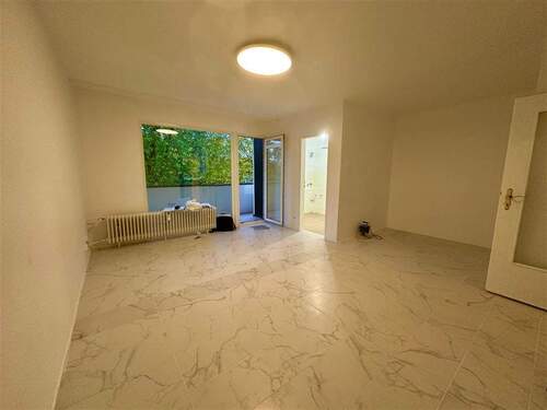 Wohnzimmer - Charmante, modern sanierte Single-Wohnung in Erkrath - perfekt zum Start!