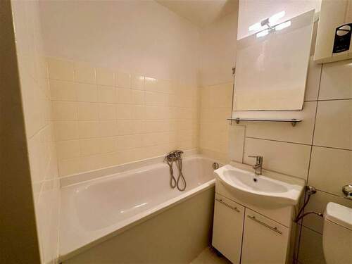 Bad - Etagenwohnung mit 40,00 m&sup2; in Erkrath zum Kaufen